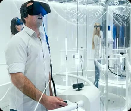 Comparing web and app VR experiences on devices